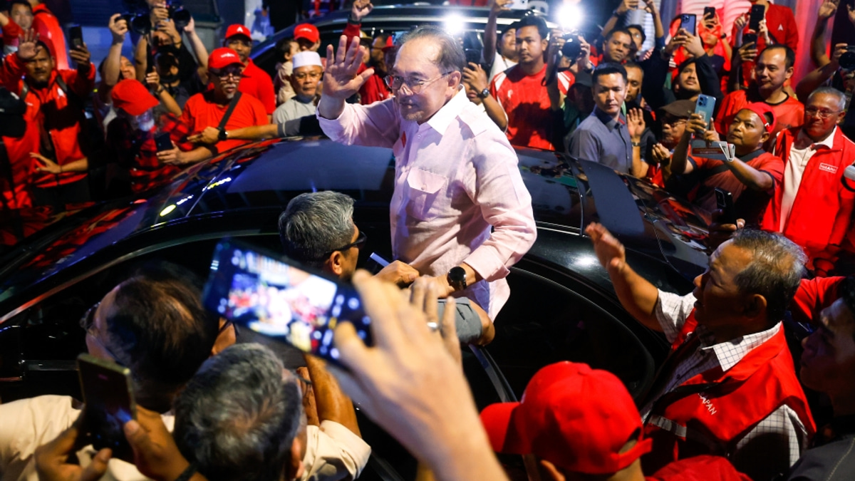 Anwar Affirms Federal Unity Government's Stability Amid Economic Progress