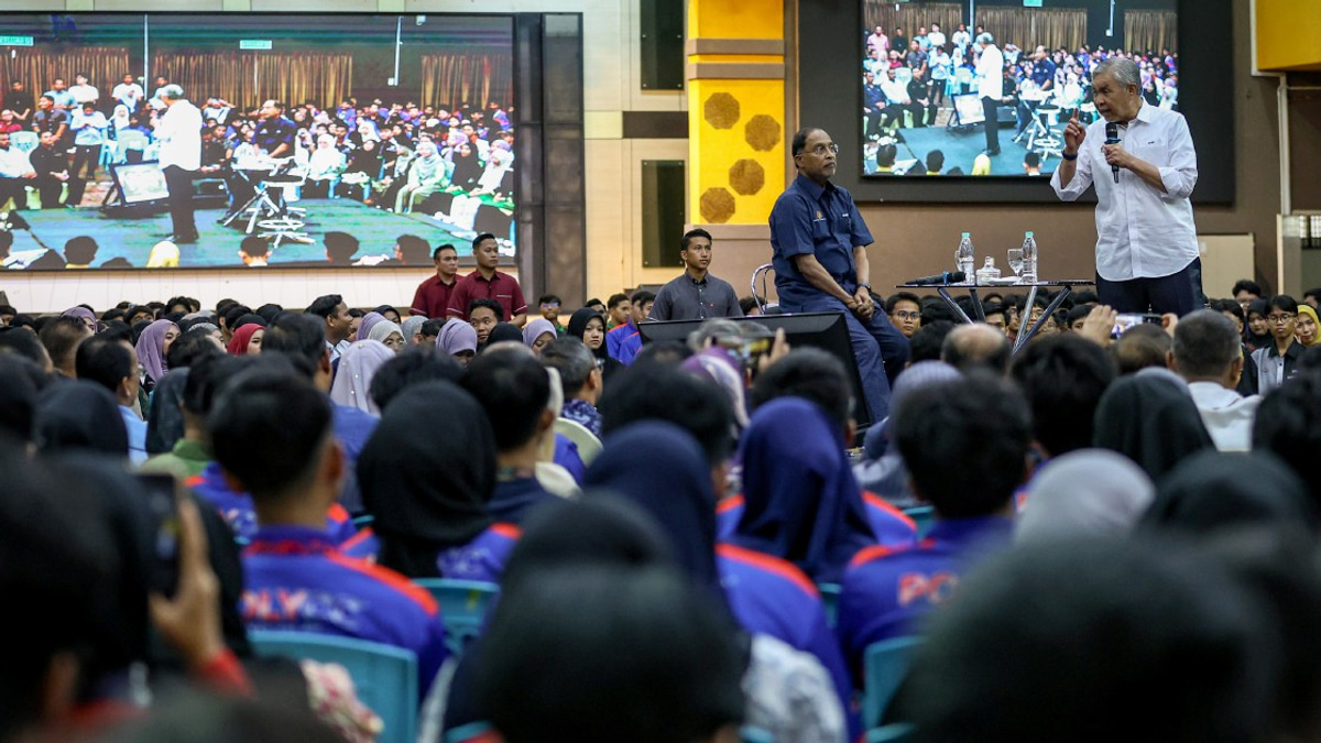 Young voters are key to Johor's political future, Zahid cautions