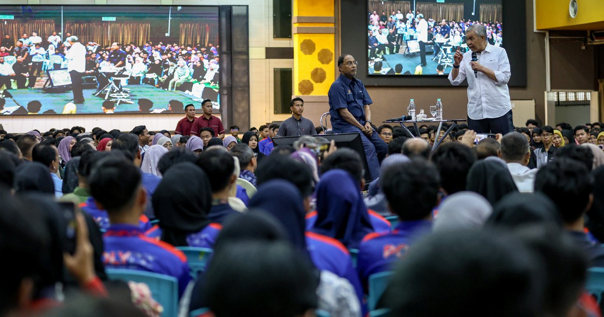 Young voters are key to Johor's political future, Zahid cautions
