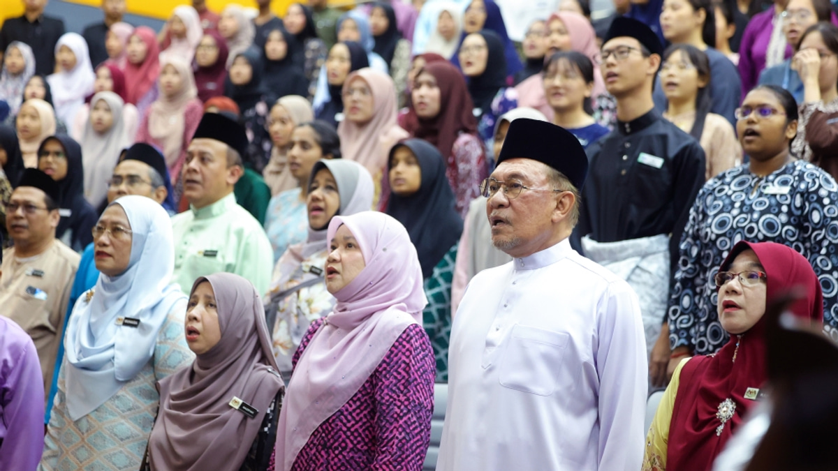 Entrenched interests pose greatest obstacle to Malaysia's reform agenda, Anwar says