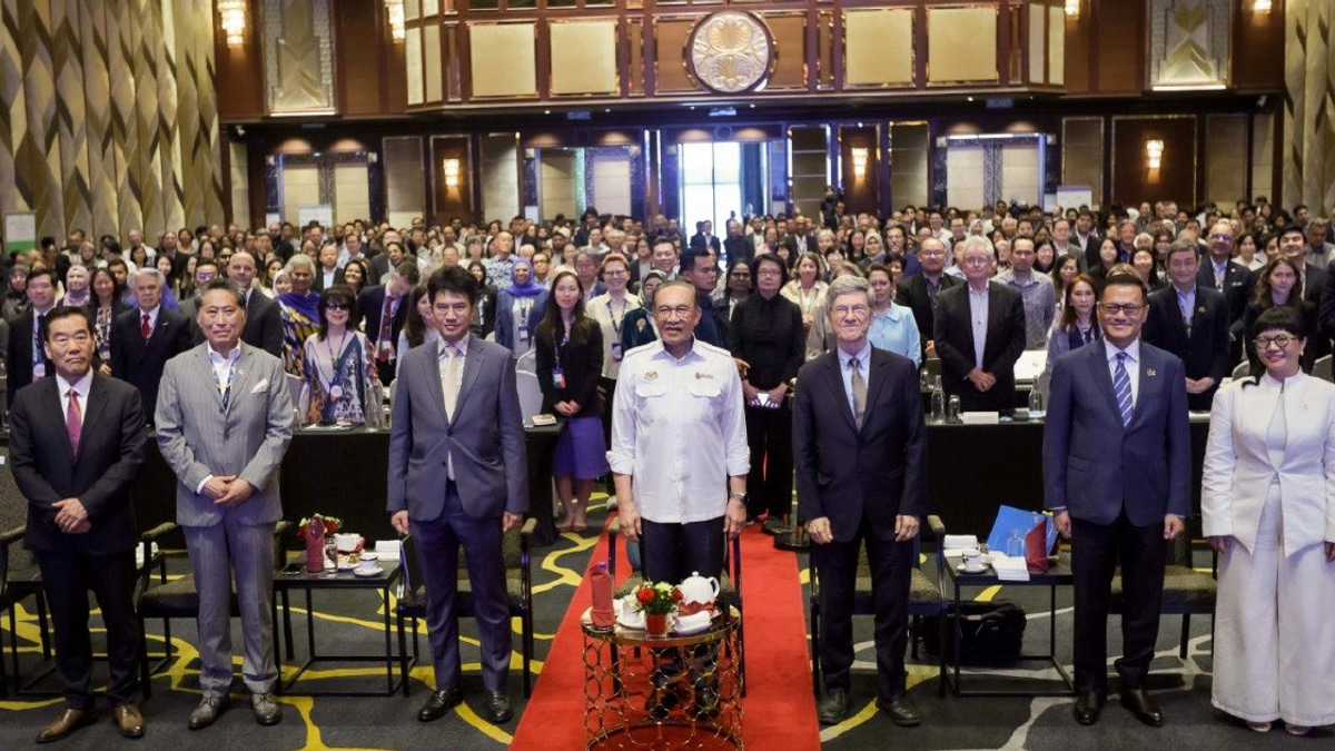 Anwar calls for nuclear energy to play central role in Southeast Asia's clean energy shift
