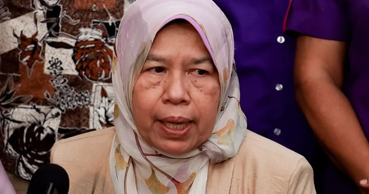 Zuraida Rules Out PKR Return Despite Anwar's Call for Party Veterans