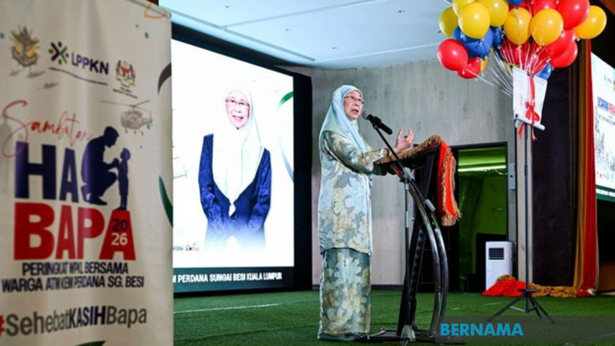 Military Fathers Need Greater Support, Says PM's Wife Dr Wan Azizah