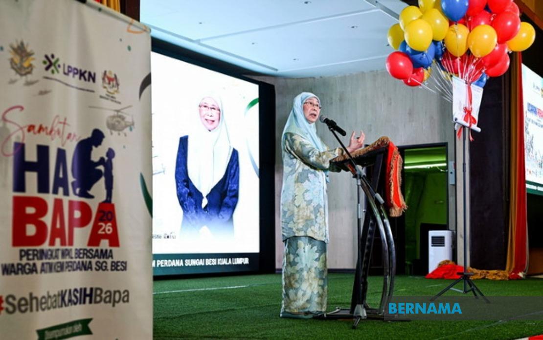 Military Fathers Need Greater Support, Says PM's Wife Dr Wan Azizah