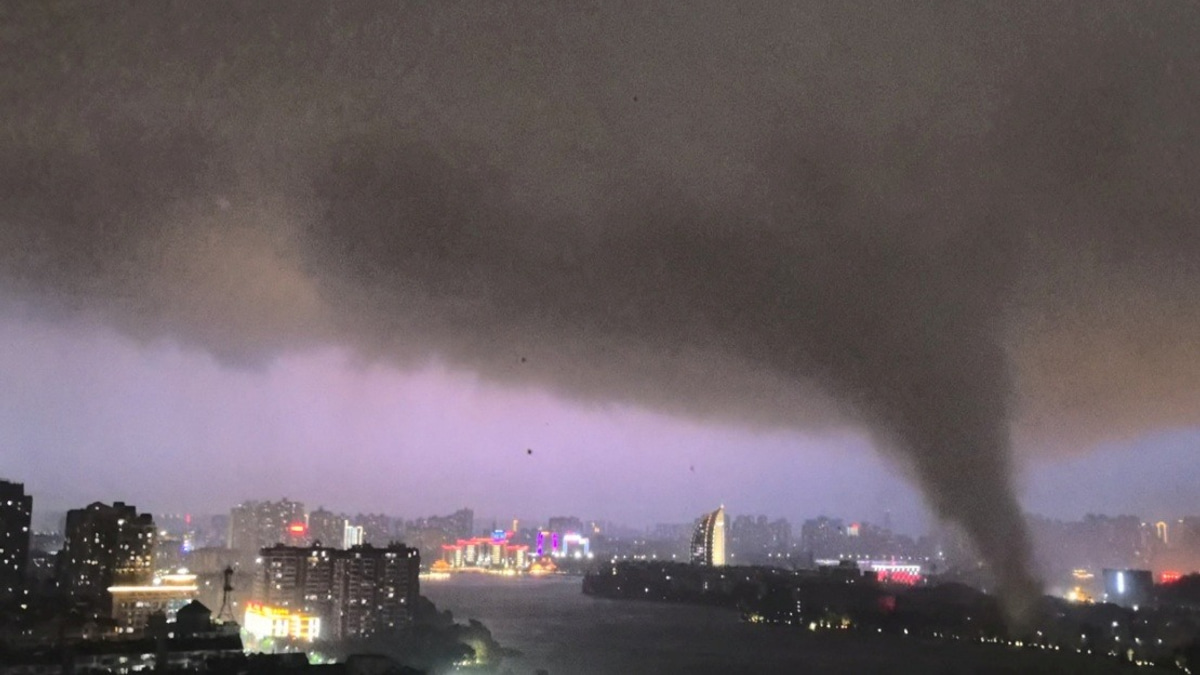 Severe Storms Leave 11 Dead in China's Hubei Province