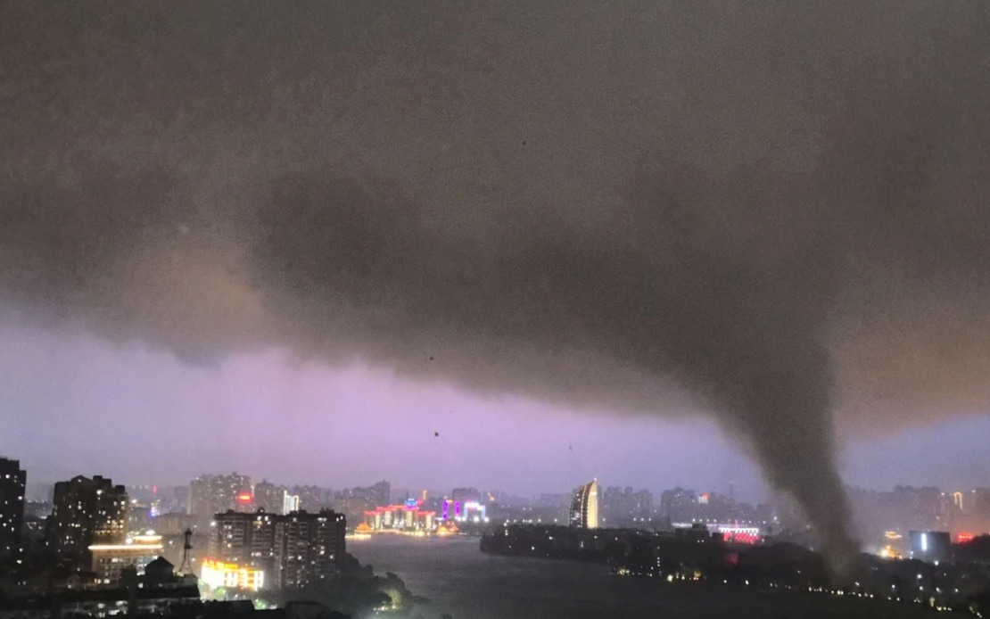 Severe Storms Leave 11 Dead in China's Hubei Province