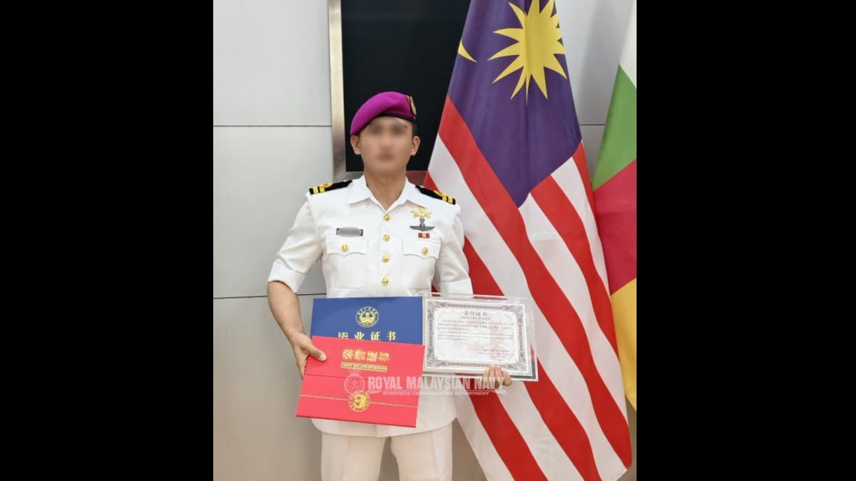 Sultan Sharafuddin Celebrates PASKAL Officer's Top Sniper Training Achievement in China