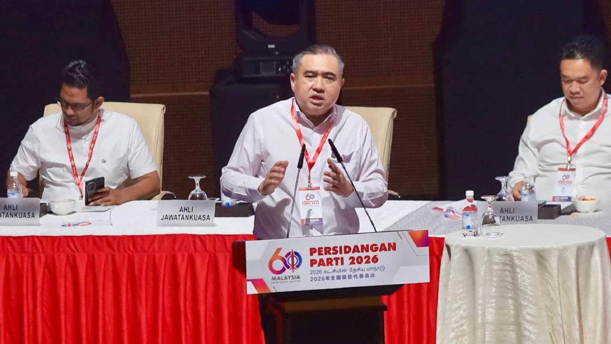 DAP throws weight behind Anwar's push to scrap restrictive university law