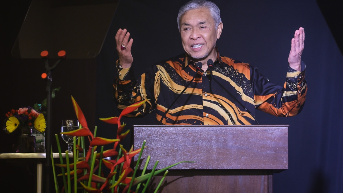 Zahid confident of momentum surge as Umno-BN consolidates state-level gains