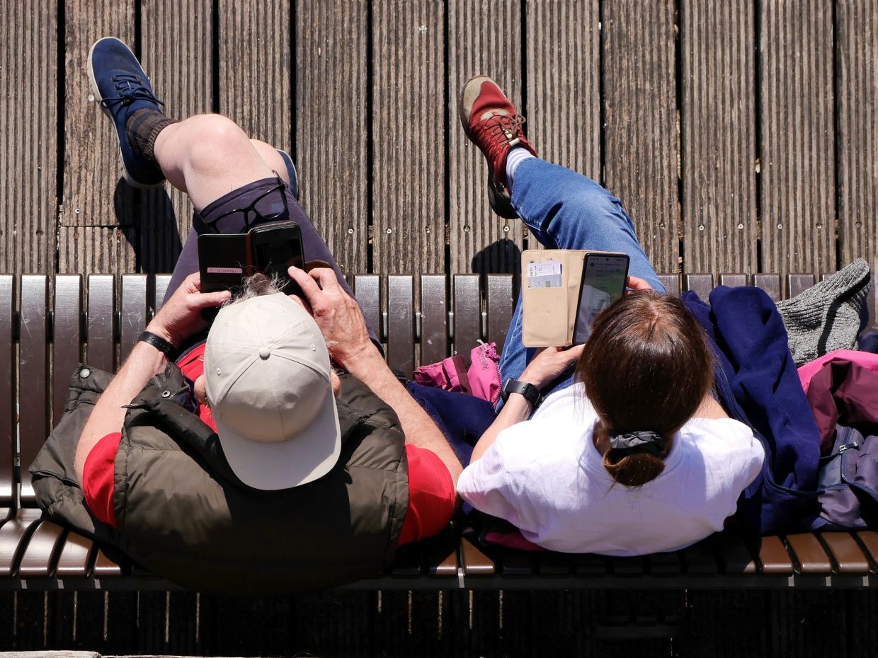 Parental Phone Distraction Takes Toll on Child Development, Research Reveals