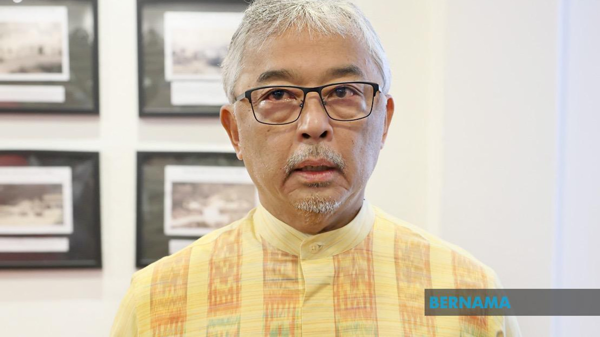 Pahang Ruler Marks Sekolah Sultan Ahmad's Centennial Milestone