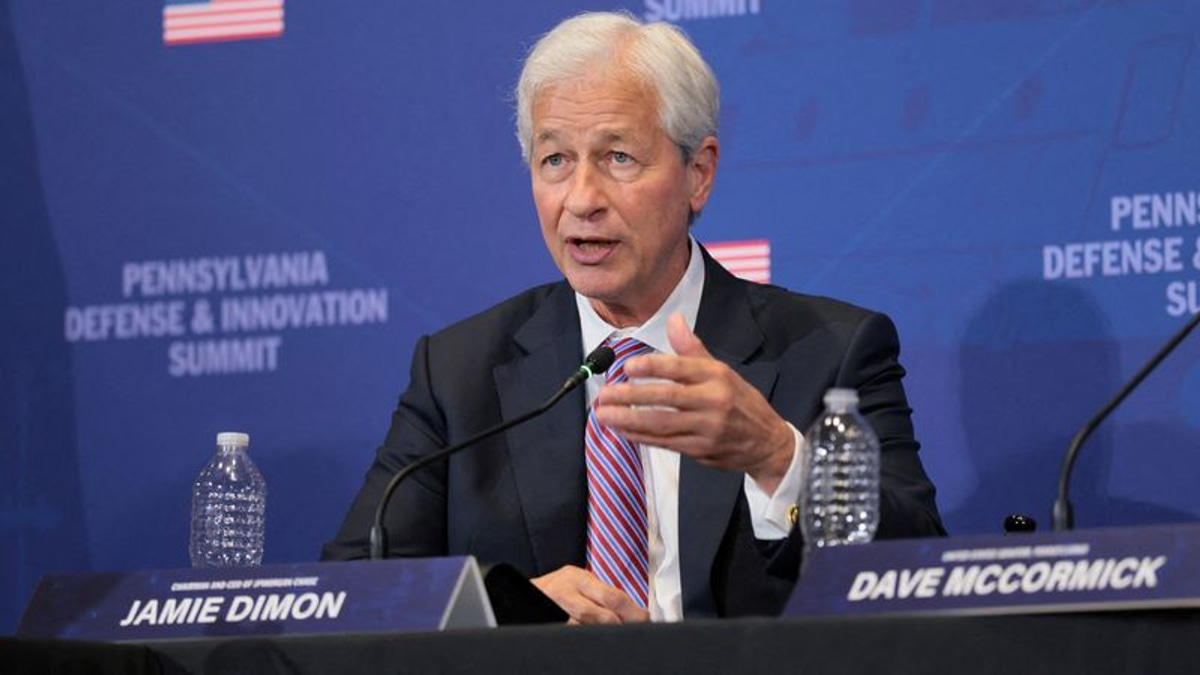 JPMorgan's Dimon rallies corporate America to manage AI risks through new industry coalition