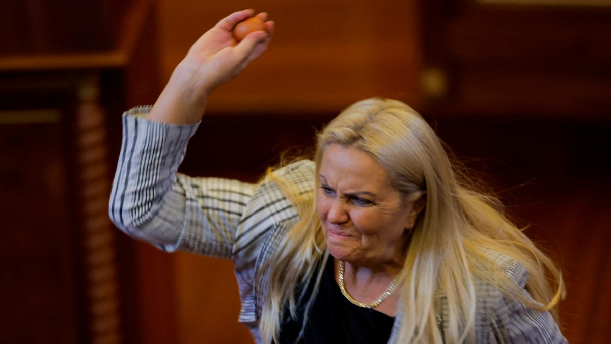Kosovo's Political Crisis Deepens as Parliament Erupts in Physical Confrontation