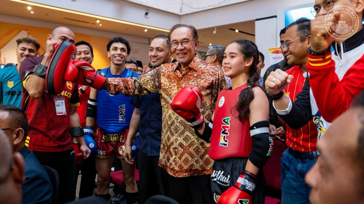 Anwar Sees Promise in Young SUKMA Athletes, Eyes International Representation