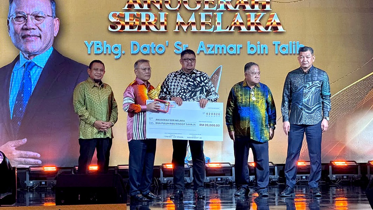 Melaka Chief Minister Urges State's Achievers to Mentor Next Generation Through Strategic Partnership