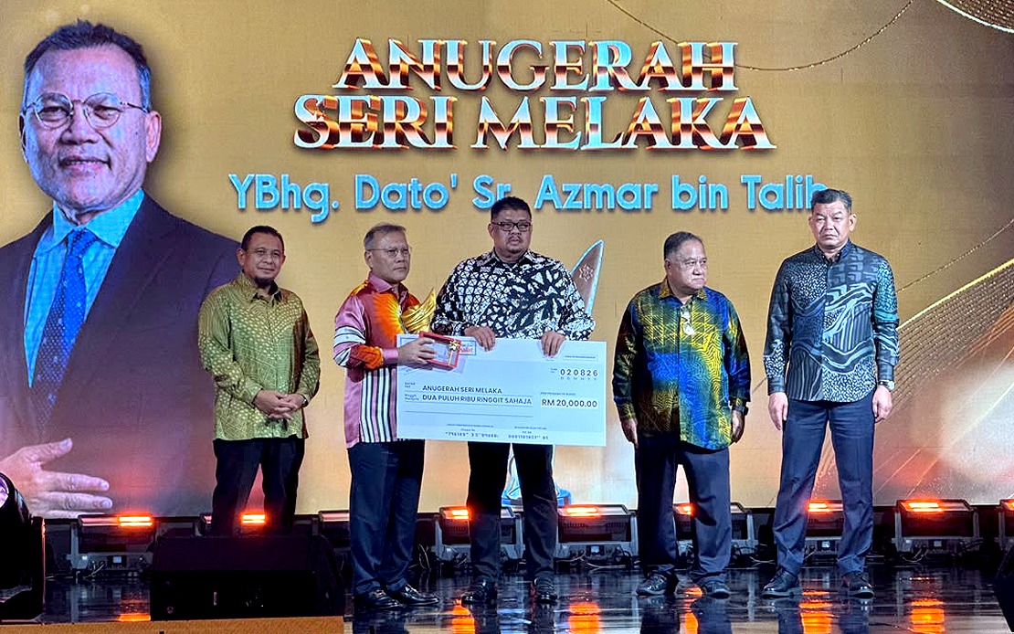 Melaka Chief Minister Urges State's Achievers to Mentor Next Generation Through Strategic Partnership