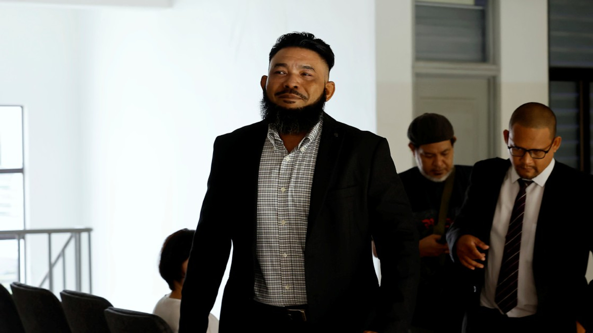 Papagomo Must Mount Defence in False Post Case Against Anwar