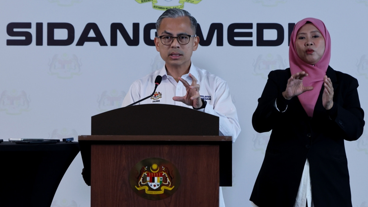 Anwar Ibrahim Orders Rapid Processing of 15,000 Foreign Worker Applications