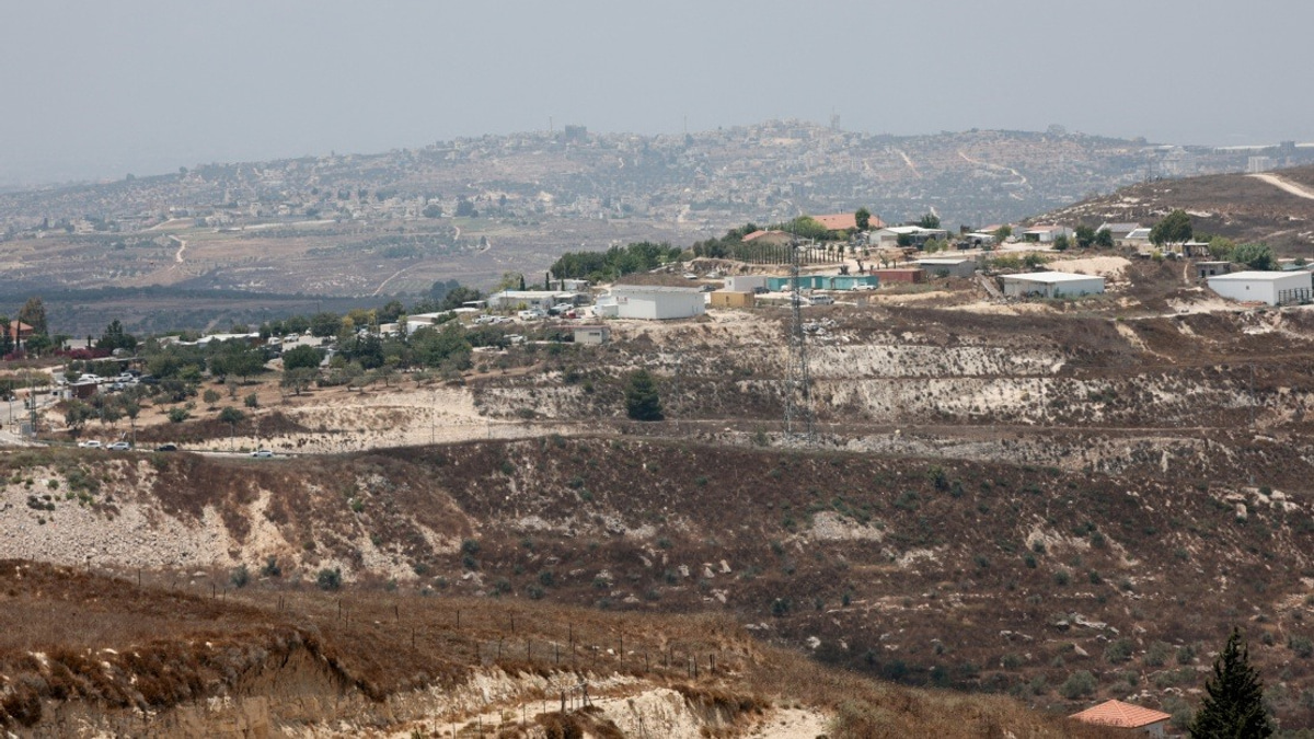 Israeli Forces Detain Over 40 Palestinians in West Bank Raid Following Settlement Attack