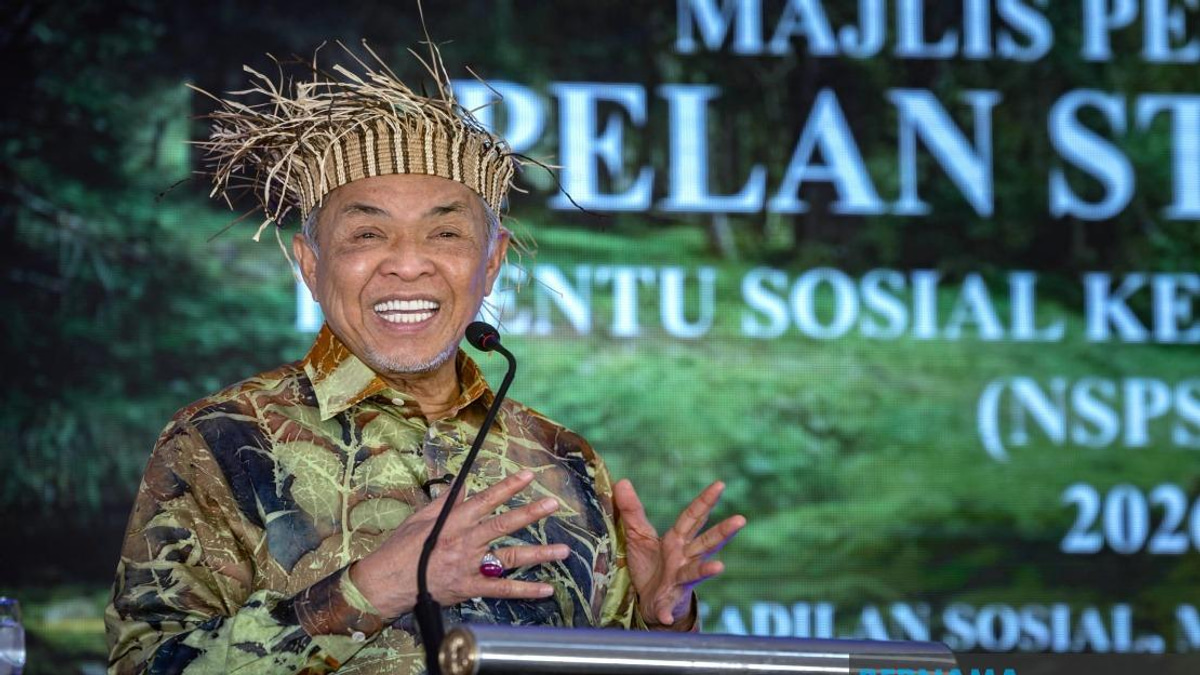 Ahmad Zahid Urges Malaysians to Pray for PM Anwar's Recovery Following Surgery