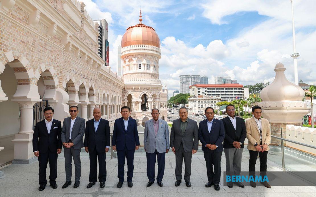 Kedah Sultan Tours Restored Sultan Abdul Samad Building in Historic Landmark Visit