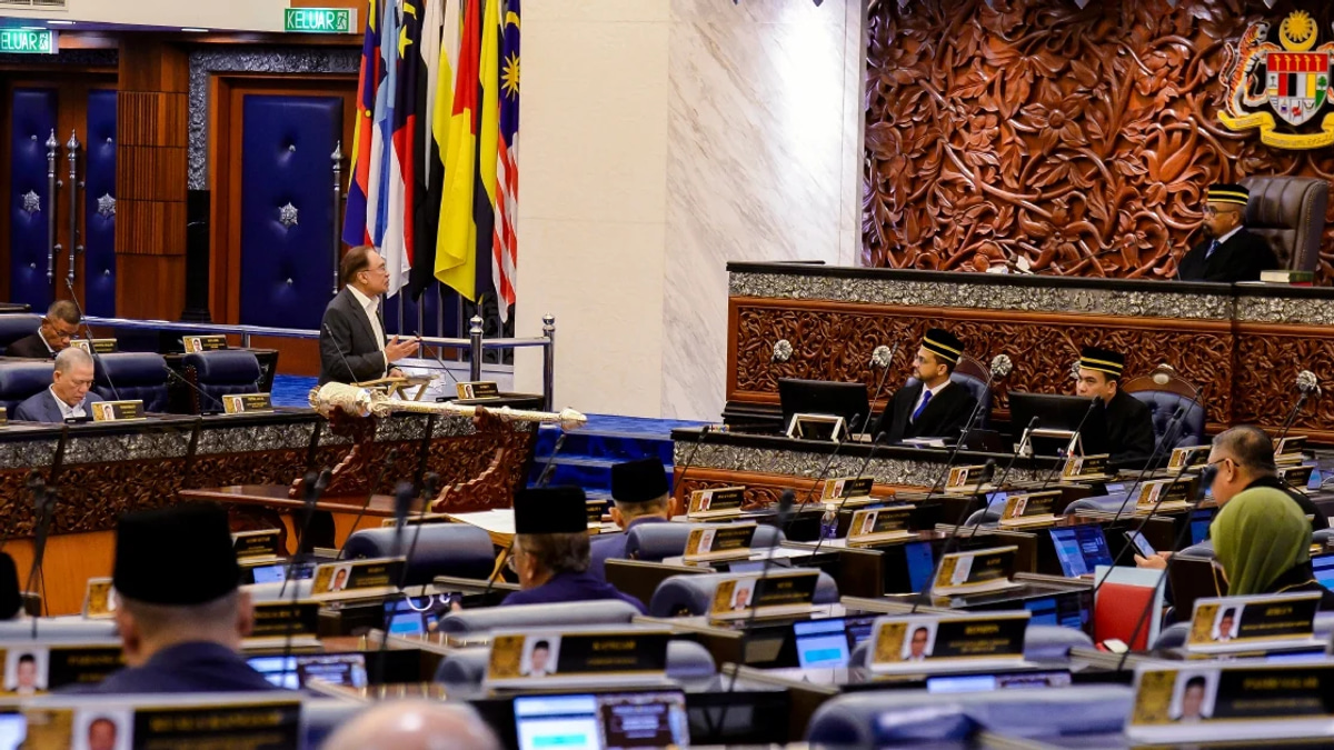 Federal Government Cannot Bear Automatic Costs of State Decisions, Says Anwar
