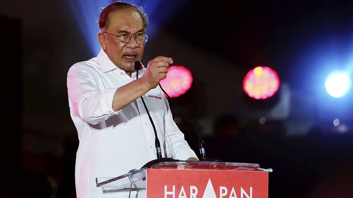 Anwar Urges Restraint: Keep Royal Institution Out of Negeri Sembilan Election
