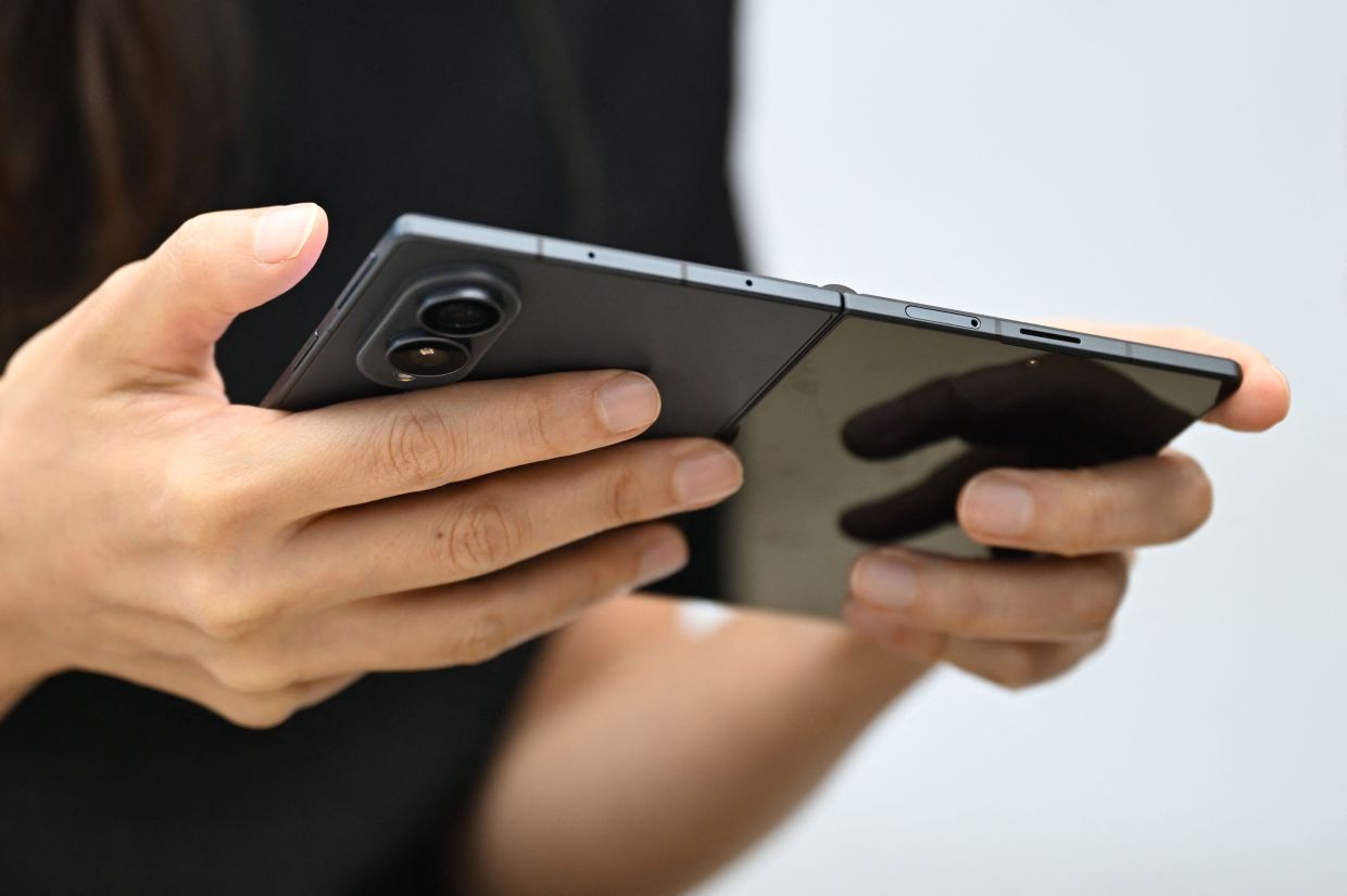 Samsung's Passport-Shaped Galaxy Z Fold 8 Signals Industry Shift Toward Wider Foldables