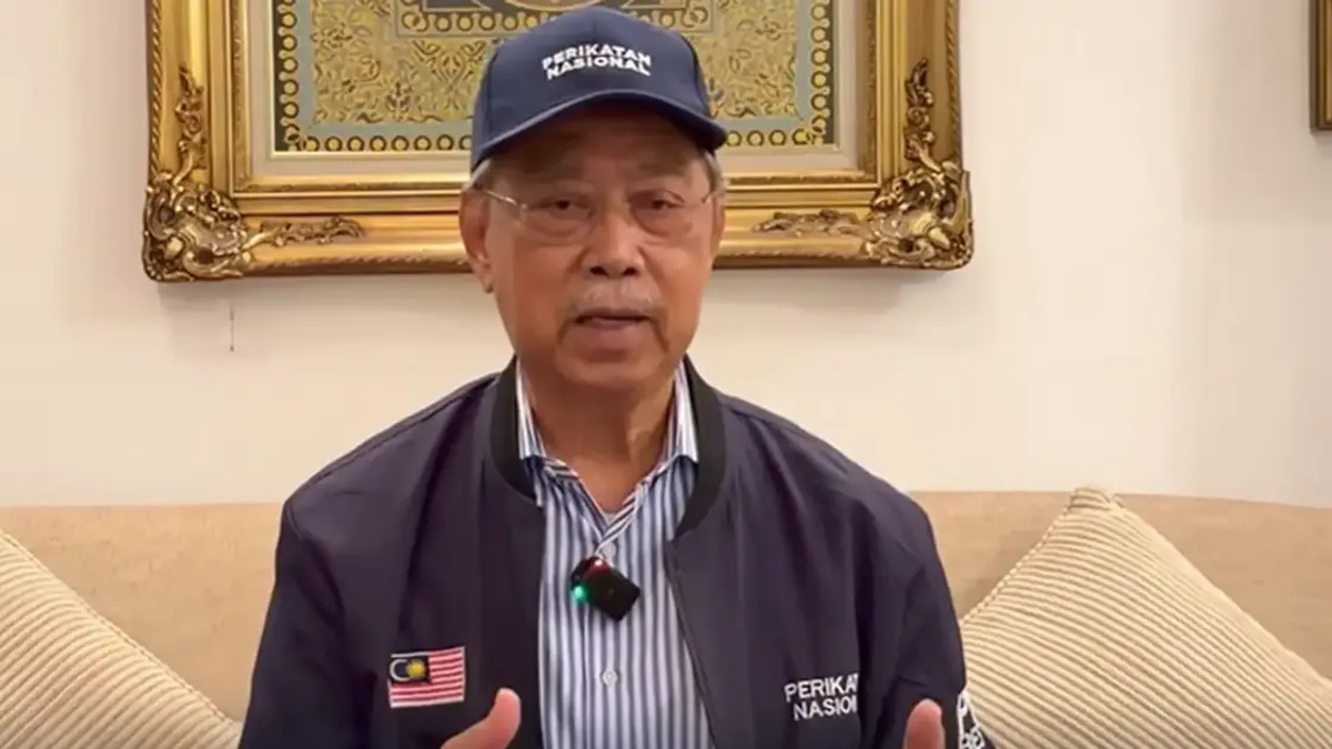 Muhyiddin Courts Johor Voters with 'Native Son' Appeal Ahead of Election