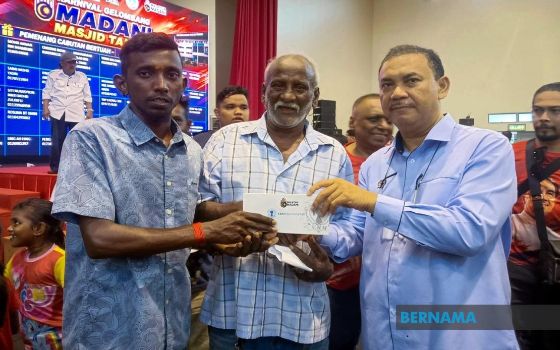 2,000 Low-Income Residents in Masjid Tanah Receive Cash Aid Under MADANI Initiative