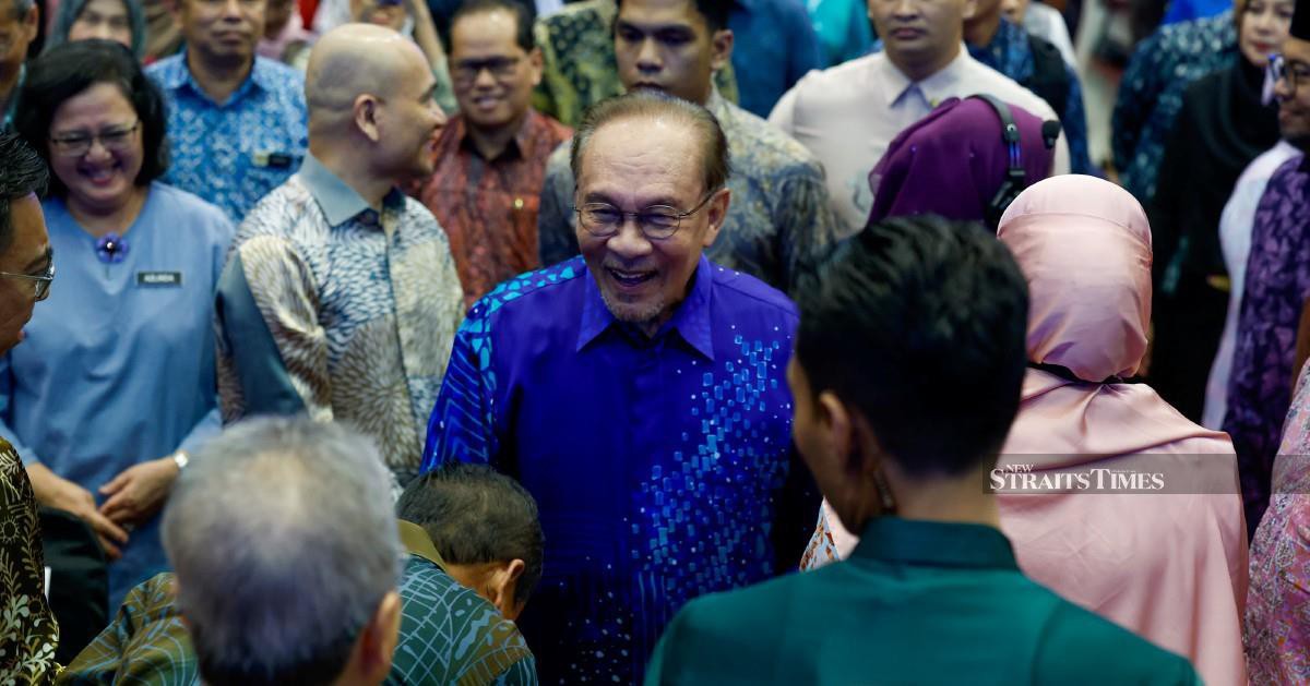 Anwar Ibrahim Calls for Greater Academic Freedom, Urges Universities to Protect Scholars from Government Constraints