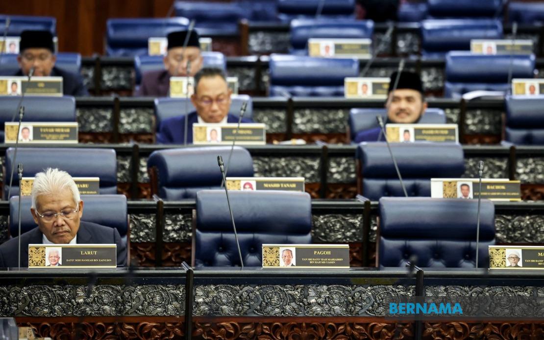 Parliament Speaker Confirms Hamzah's Opposition Leader Role as Seating Changes Take Effect