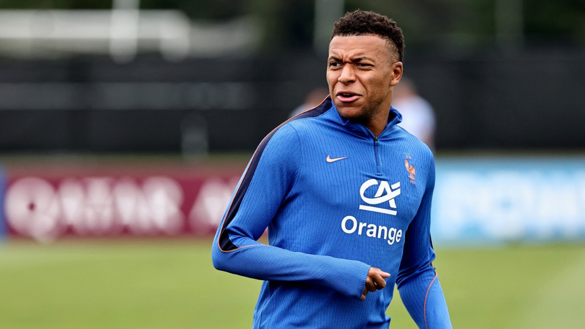 Paris Prosecutors Launch Investigation Into Paraguayan Lawmaker's Mbappe Comments