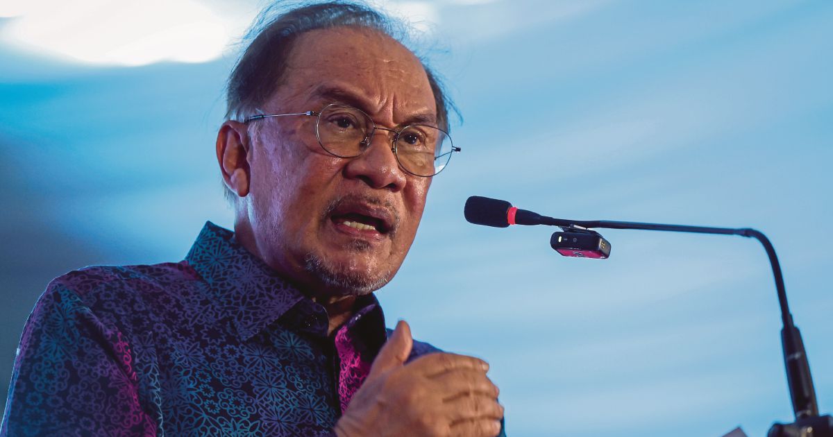 Anwar Deflects Focus from Absence, Pushes Tabung Haji Inquiry to Centre Stage