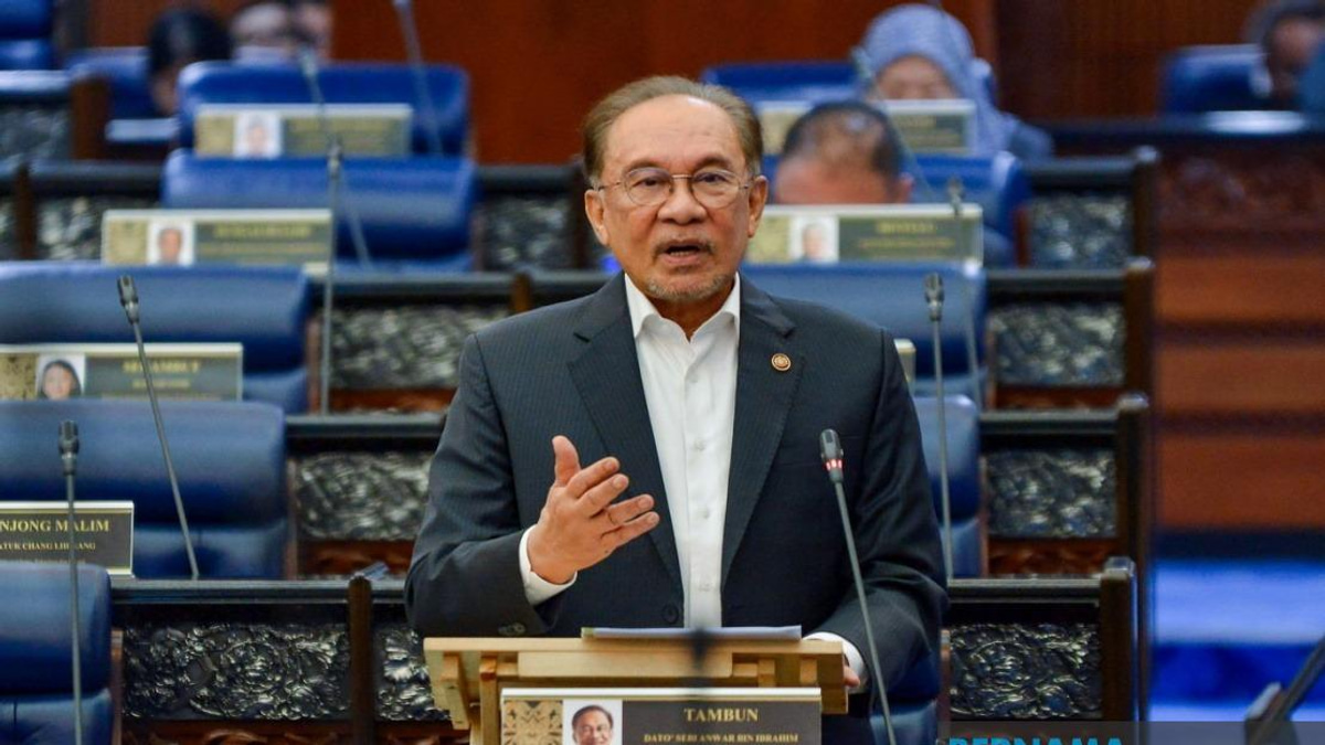 Malaysia Will Prioritise Local Hiring While Reviewing Foreign Worker Needs, Says Anwar