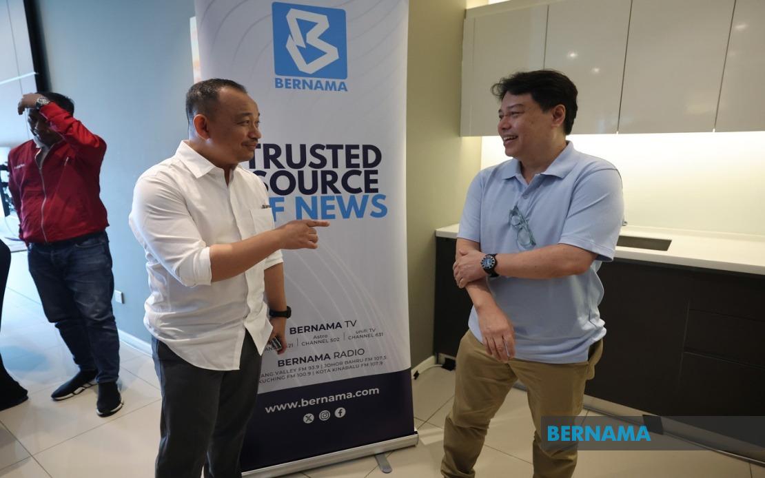 Maszlee Malik Takes to the Road: Puteri Wangsa Candidate Experiences Tebrau Commuter Struggles Firsthand