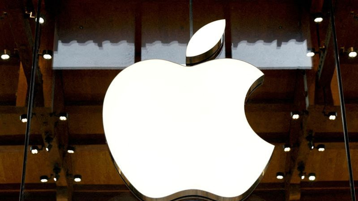 Apple Escalates Trade Secrets Battle with OpenAI, Seeks Court Injunction