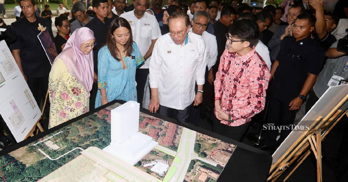 Anwar Defends Government's Commitment to Urban Poor Amid Development Pressures