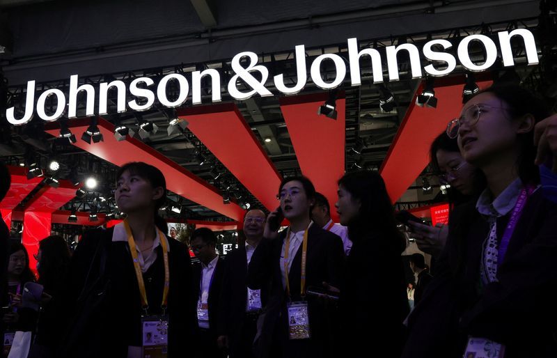 Johnson & Johnson Enters Competitive US Robotic Surgery Market with FDA Approval