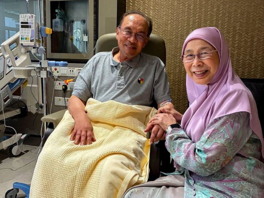 PM Anwar Ibrahim Expected to Return Home Today Following Hernia Surgery