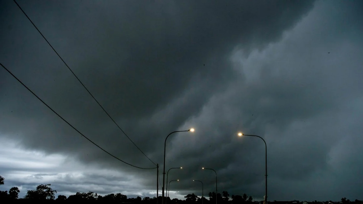 Thunderstorms and Heavy Rain Expected Across Malaysia Until Evening