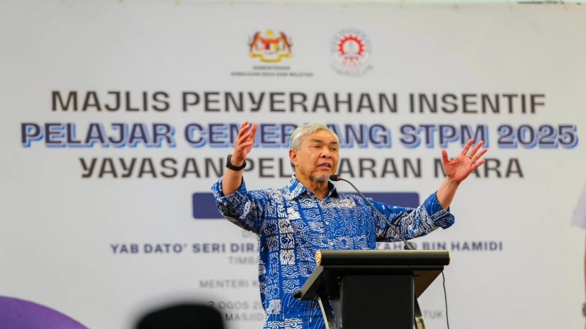 YPM Recognises 38 Top Performers From Bagan Datuk STPM Results