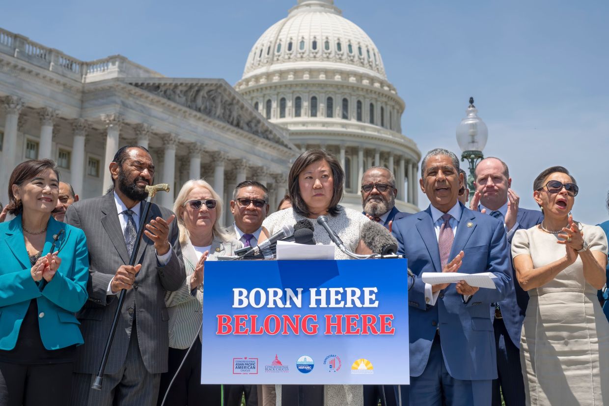 US Supreme Court Rejects Trump Bid to Strip Birthright Citizenship