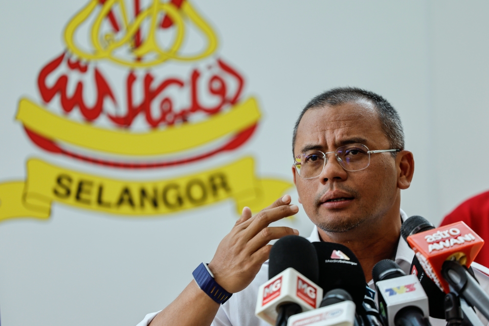 Selangor's Top Official Warns of Local Support Networks Hampering Rohingya Enforcement