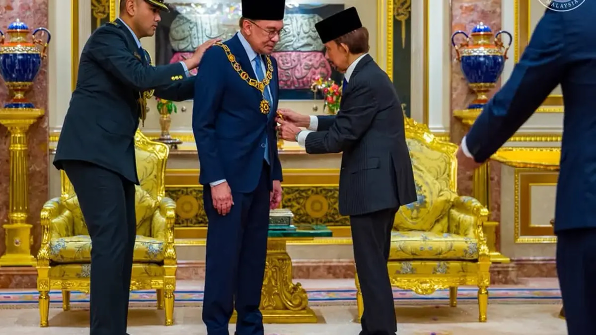 PM Anwar Ibrahim Honoured with Brunei's Highest Royal Order