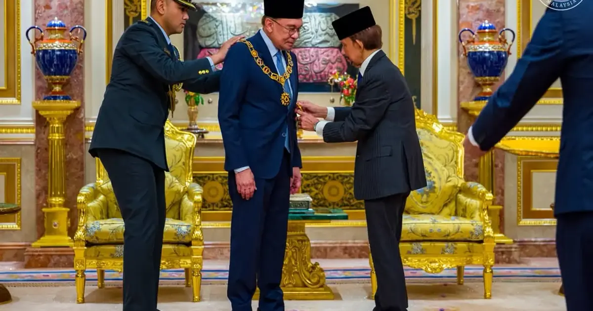 PM Anwar Ibrahim Honoured with Brunei's Highest Royal Order