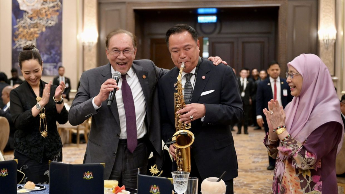 Malaysia Grapples with Political Intrigue, Legal Battles, and Election Drama Amid Economic Concerns