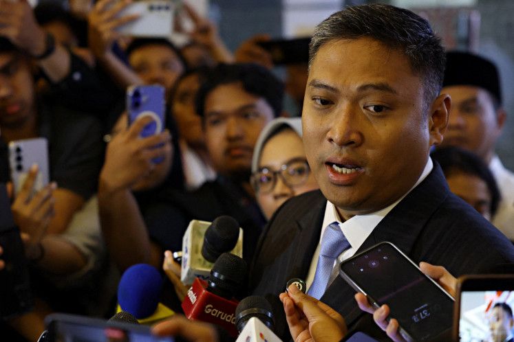 Prabowo's Free Meals Programme Faces Fresh Crisis as BGN Chief Quits Over Health Concerns