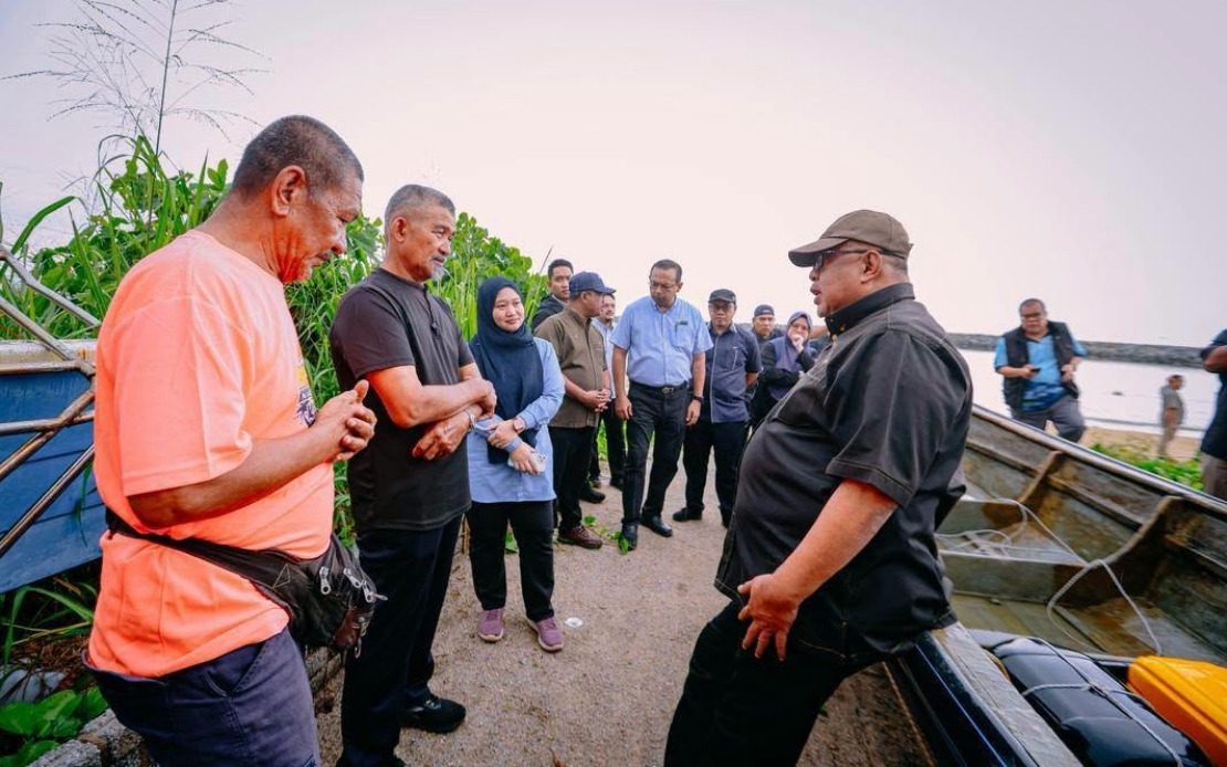 Melaka Government Orders Urgent Action on Fishing Community Concerns in Tanjung Bidara