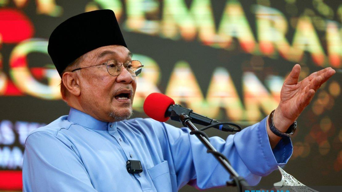 Anwar Intensifies Negeri Sembilan Campaign With Day-Long Tour Ahead of Saturday Vote